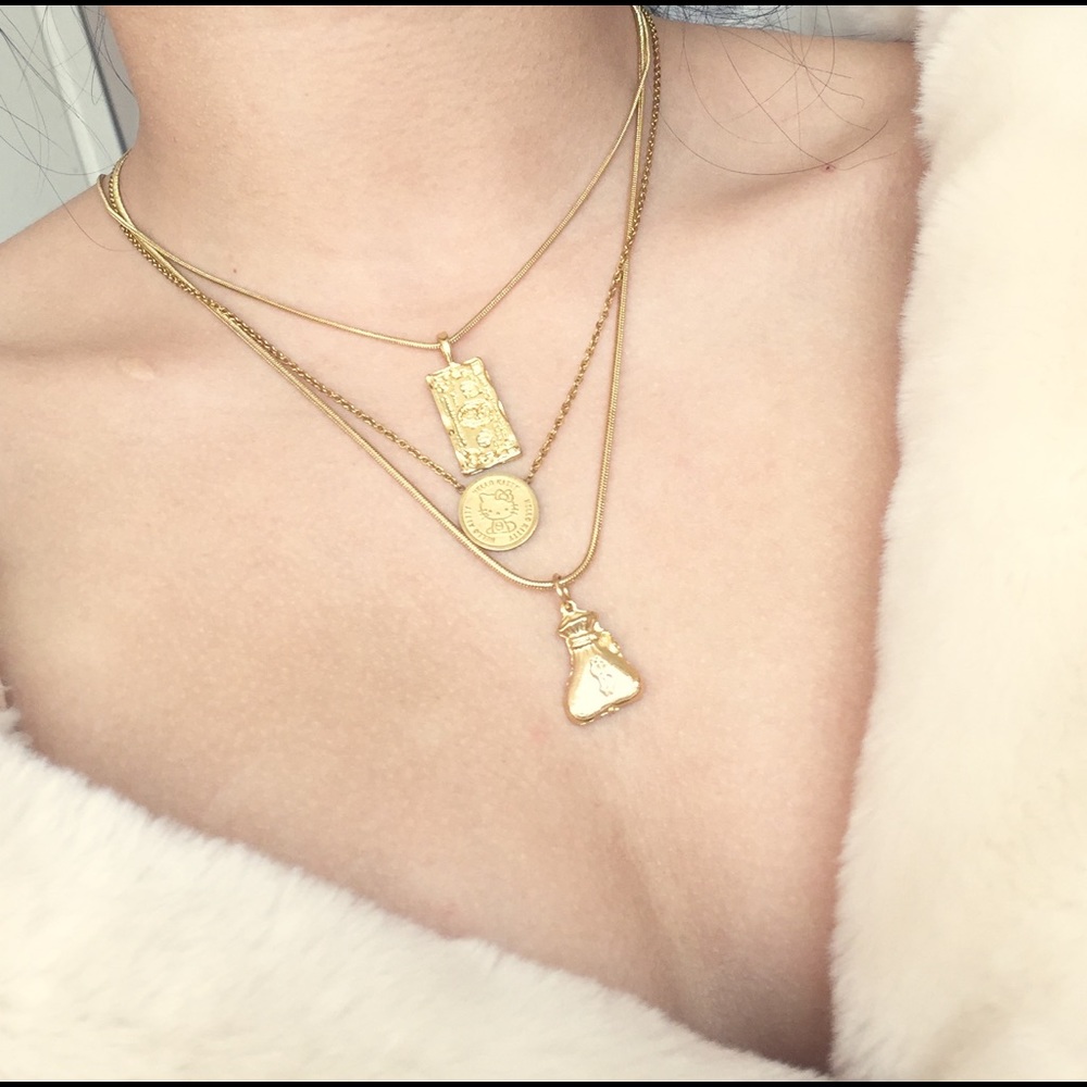 ❌SOLD❌Gold Money Bag pendant necklace 💰